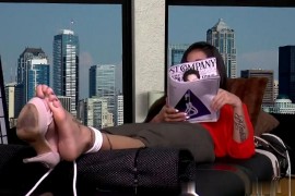 Hot Secretary To Read - G878