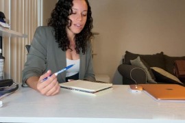 Walking around barefoot - M903