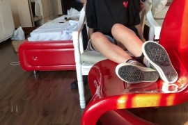 小晚红椅子上tk - G593