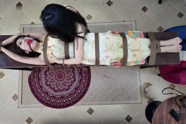 长凳上的小舞娘 - M962