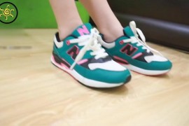 女生裸足挠脚心tk - F280