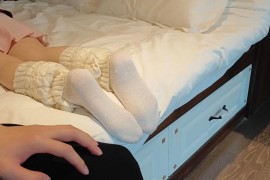 美女挠痒地上 - N028